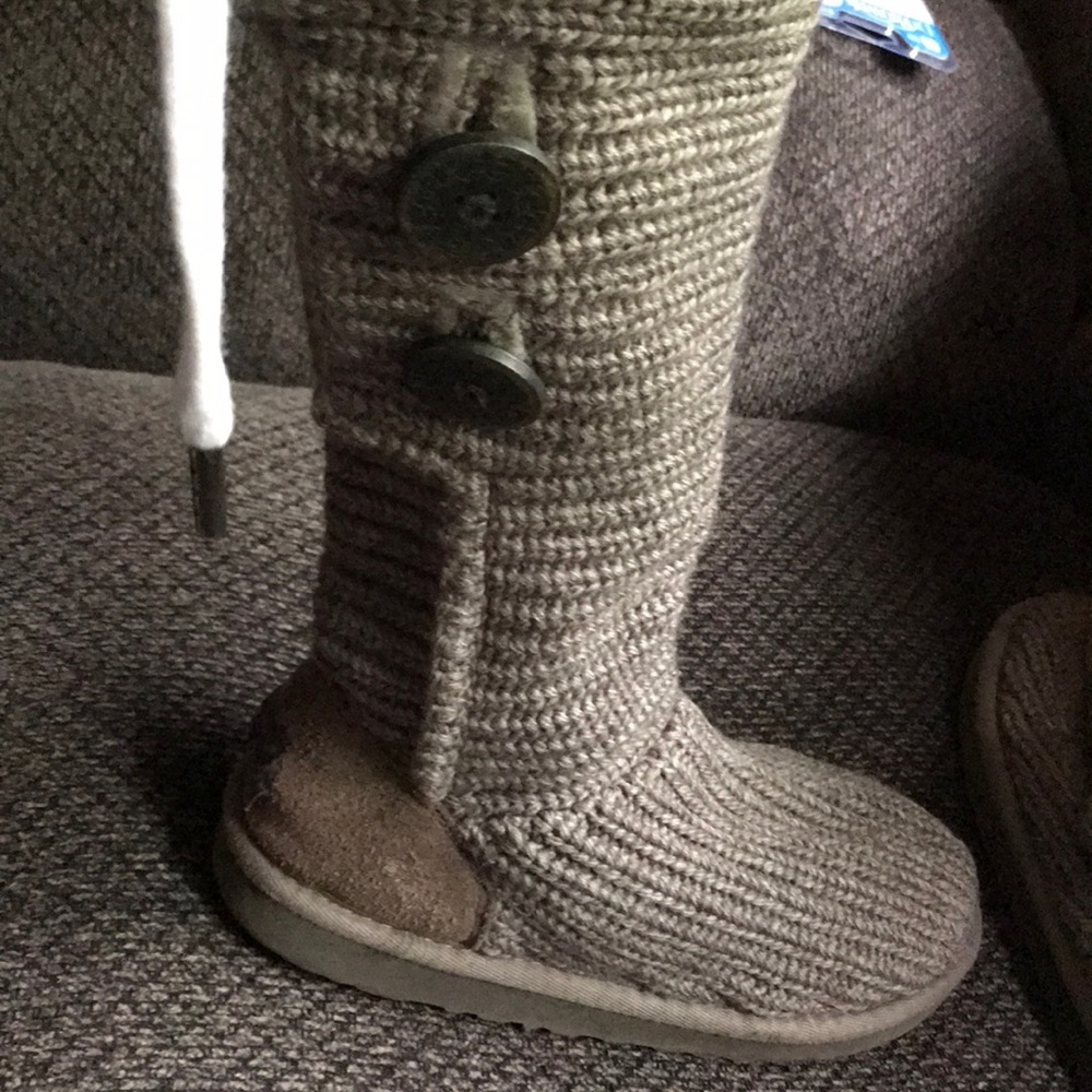 Girls Ugg’s size 2, equivalent to a women’s 3